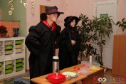 Гарри Поттер и Гермиона проводят химическое шоу